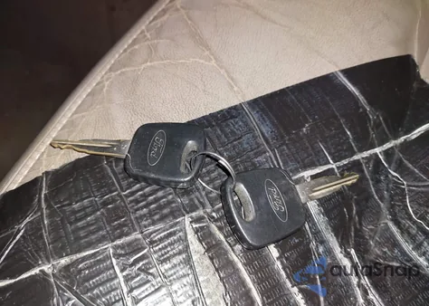 2000 Ford Excursion Limited from USA, damaged, VIN 1FMNU43S5YED78677